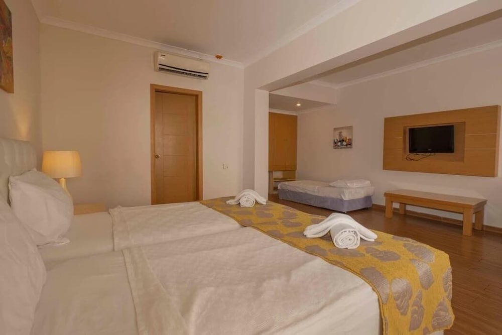 Ladonia Hotels Del Mare 7/50