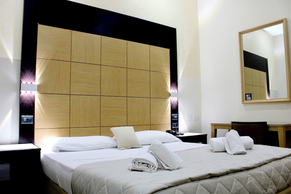 CLASSIC, DOUBLE OR TWIN BED