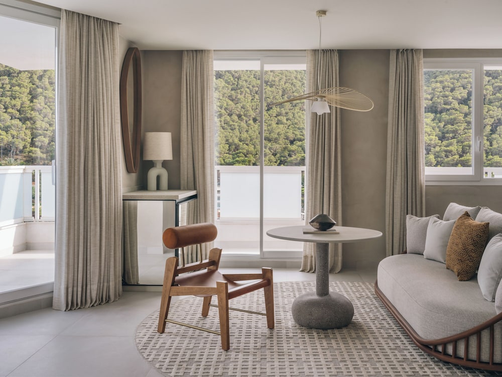 Mondrian Ibiza 48/73