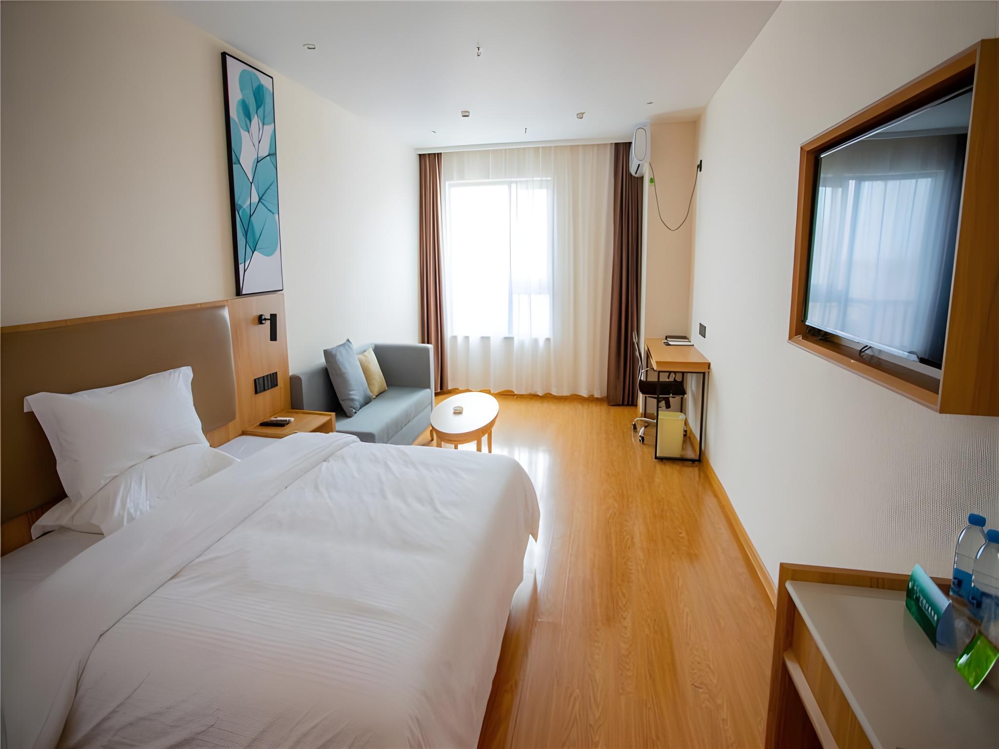 Room, King Bed, Queen Bed, with View