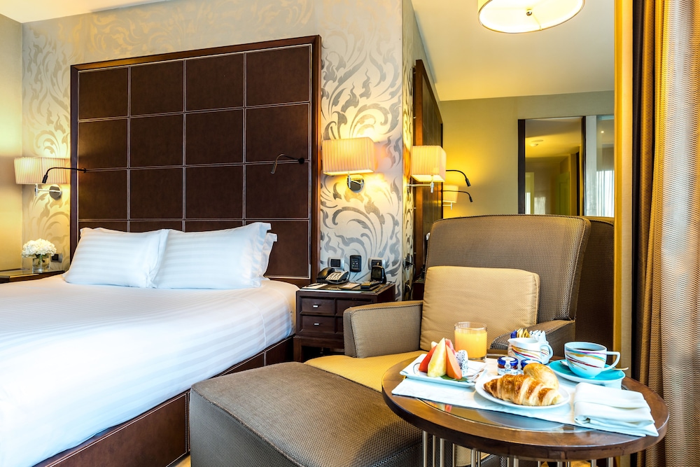 Hilton Bangkok Grande Asoke 13/59
