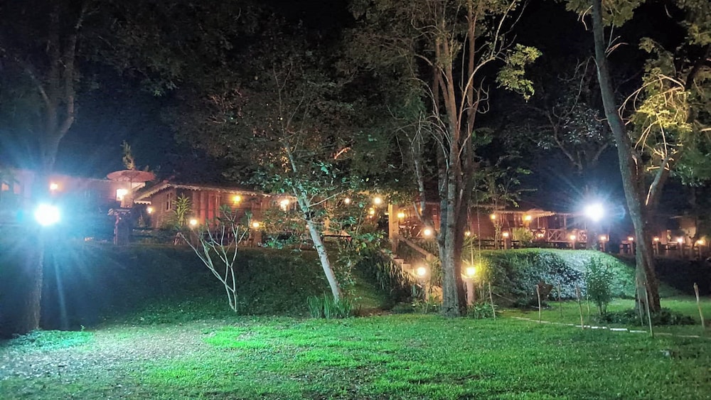 Banviewnam Camping & Resort 35/50