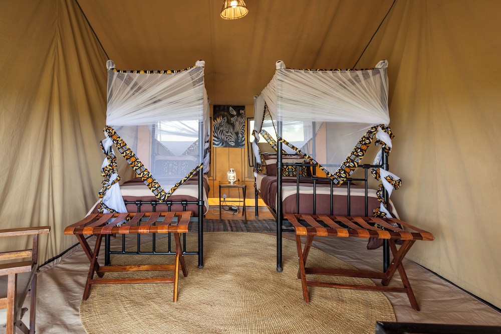 Gnu Mara River Camp 24/50