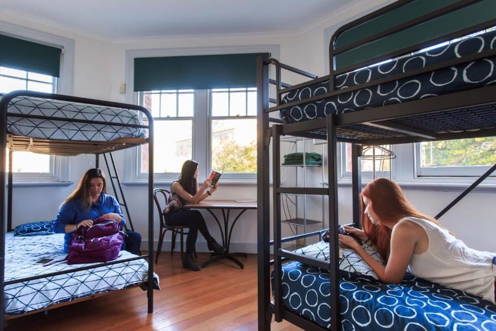 YHA Hobart Central 11/33