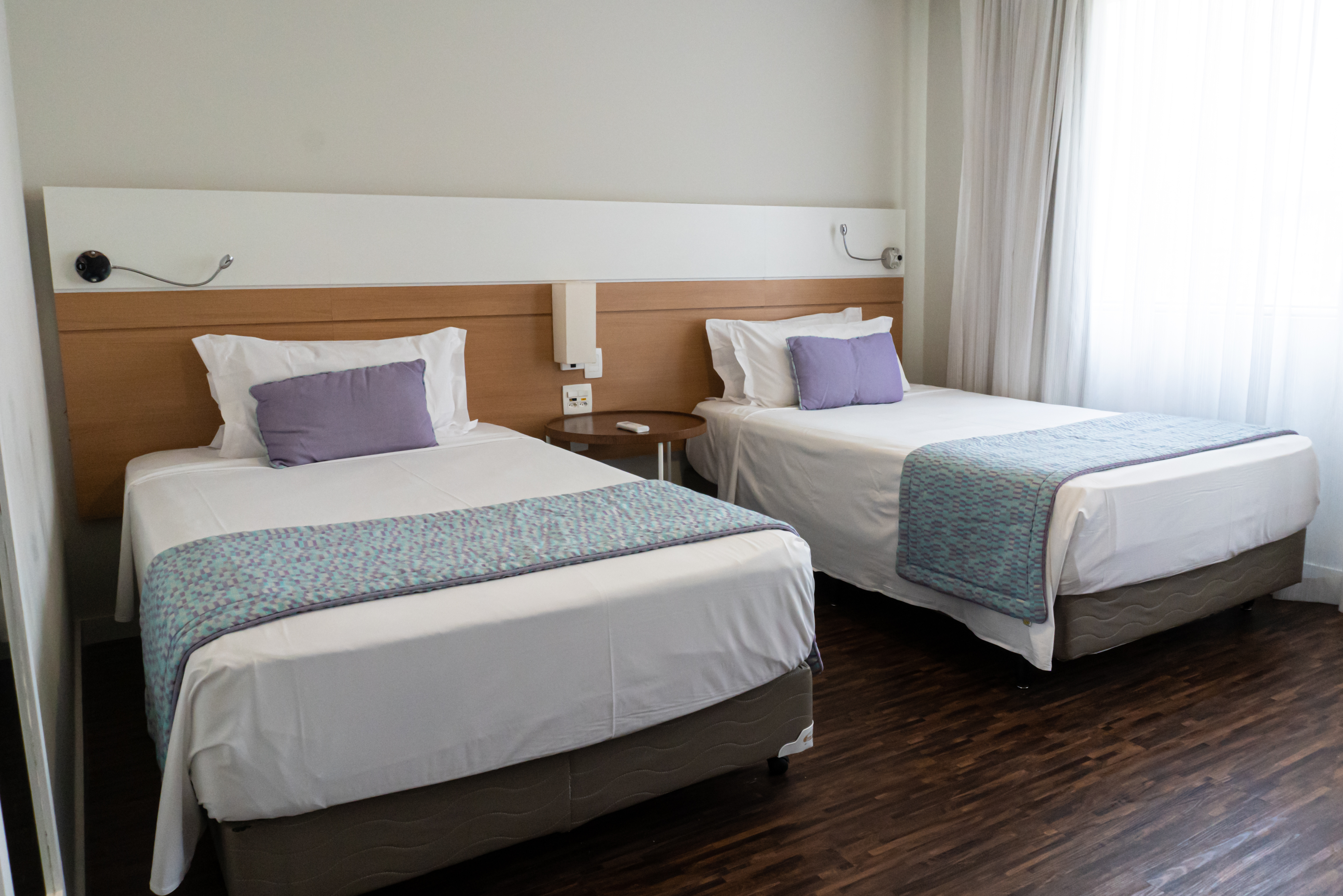 ROOM, TWIN BEDS