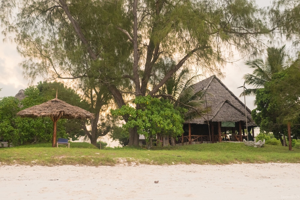 Pemba Lodge 44/50