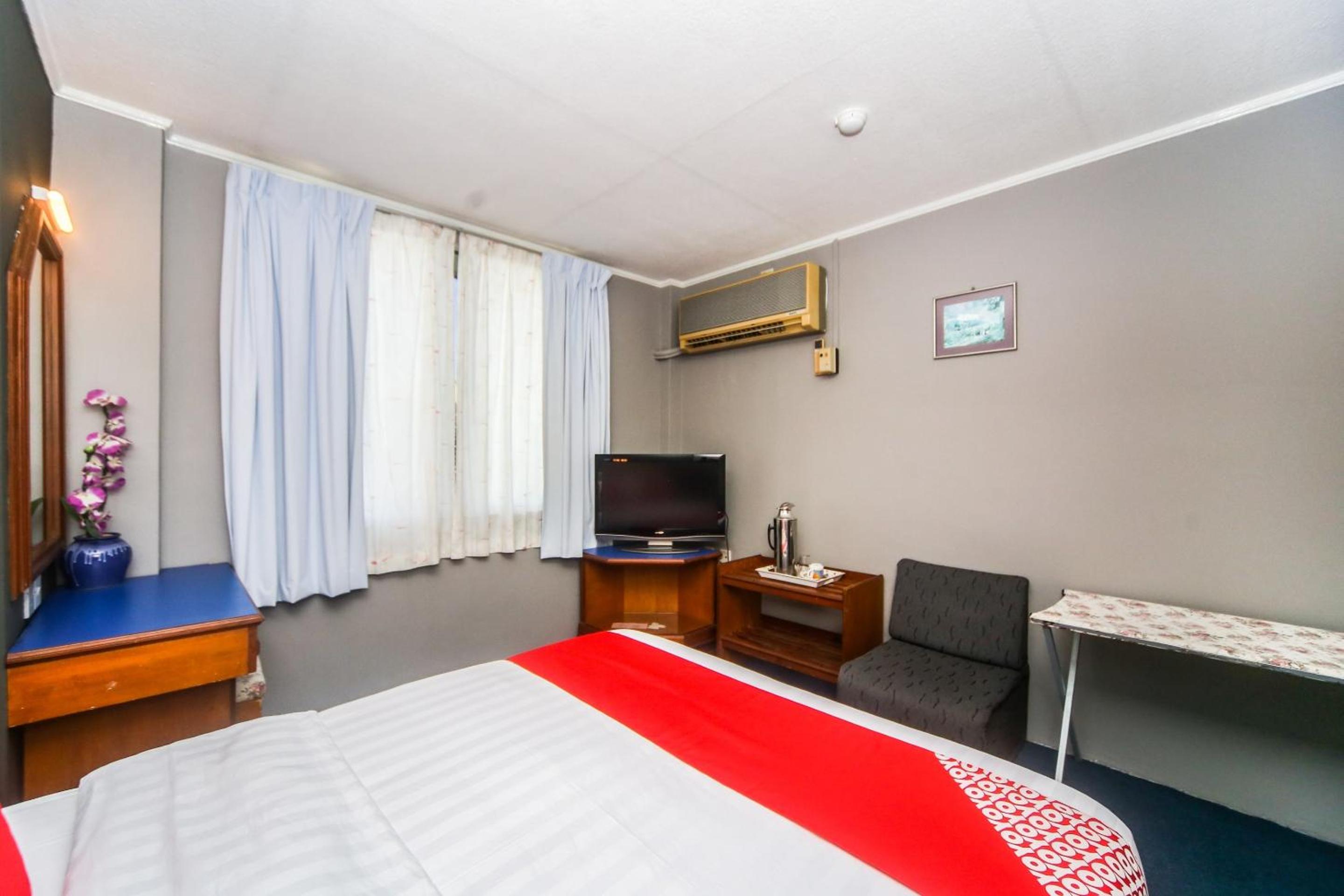 Oyo 1026 Hotel Lutana 32/39