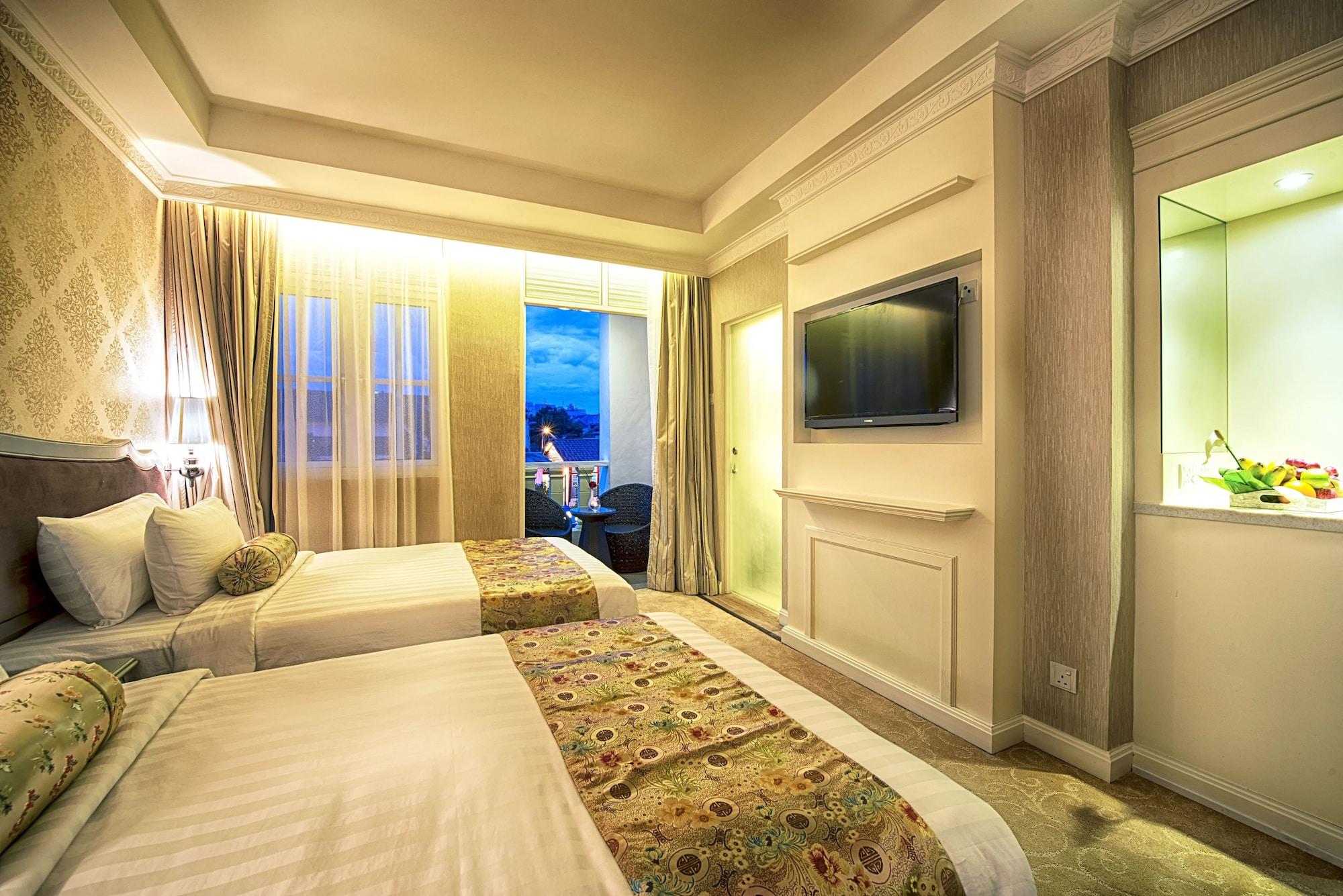RC Hotel 16/34