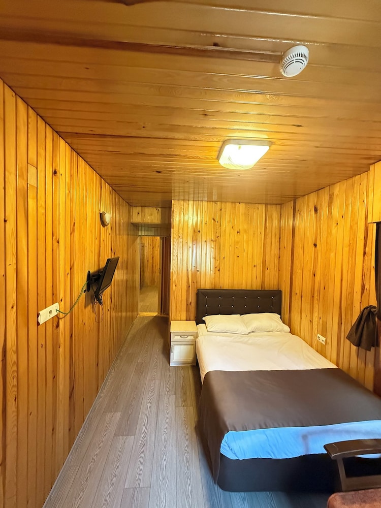Ozkan Hotel 23/50