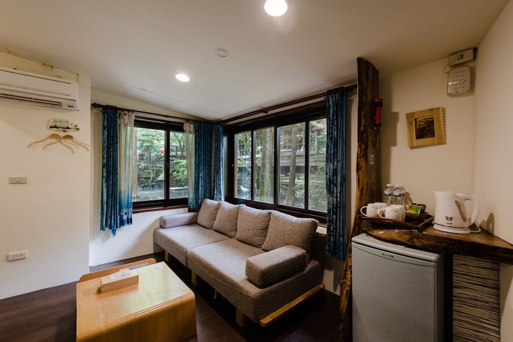Zhuo Ye Cottage 34/50