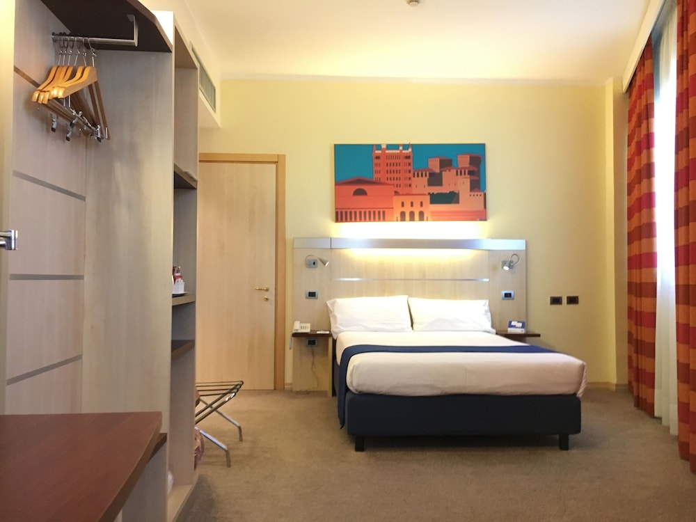 Express Holiday Inn Parma 12/59