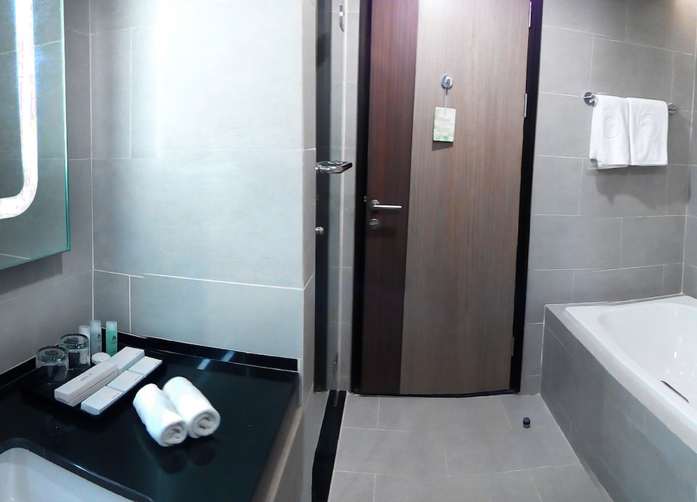 GAMMARA HOTEL MAKASSAR 12/70