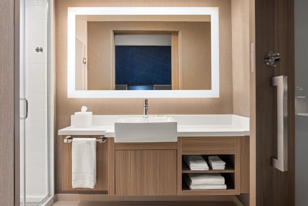 SpringHill Suites by Marriott Eau Claire 21/23