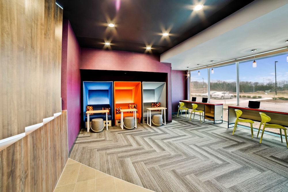 Tru by Hilton Franklin Cool Springs Nashville 24/37
