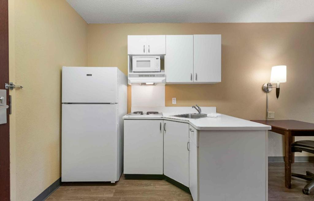 Studio, King Bed, Accessible, Extended Stay America - Savannah - Midtown 8/10
