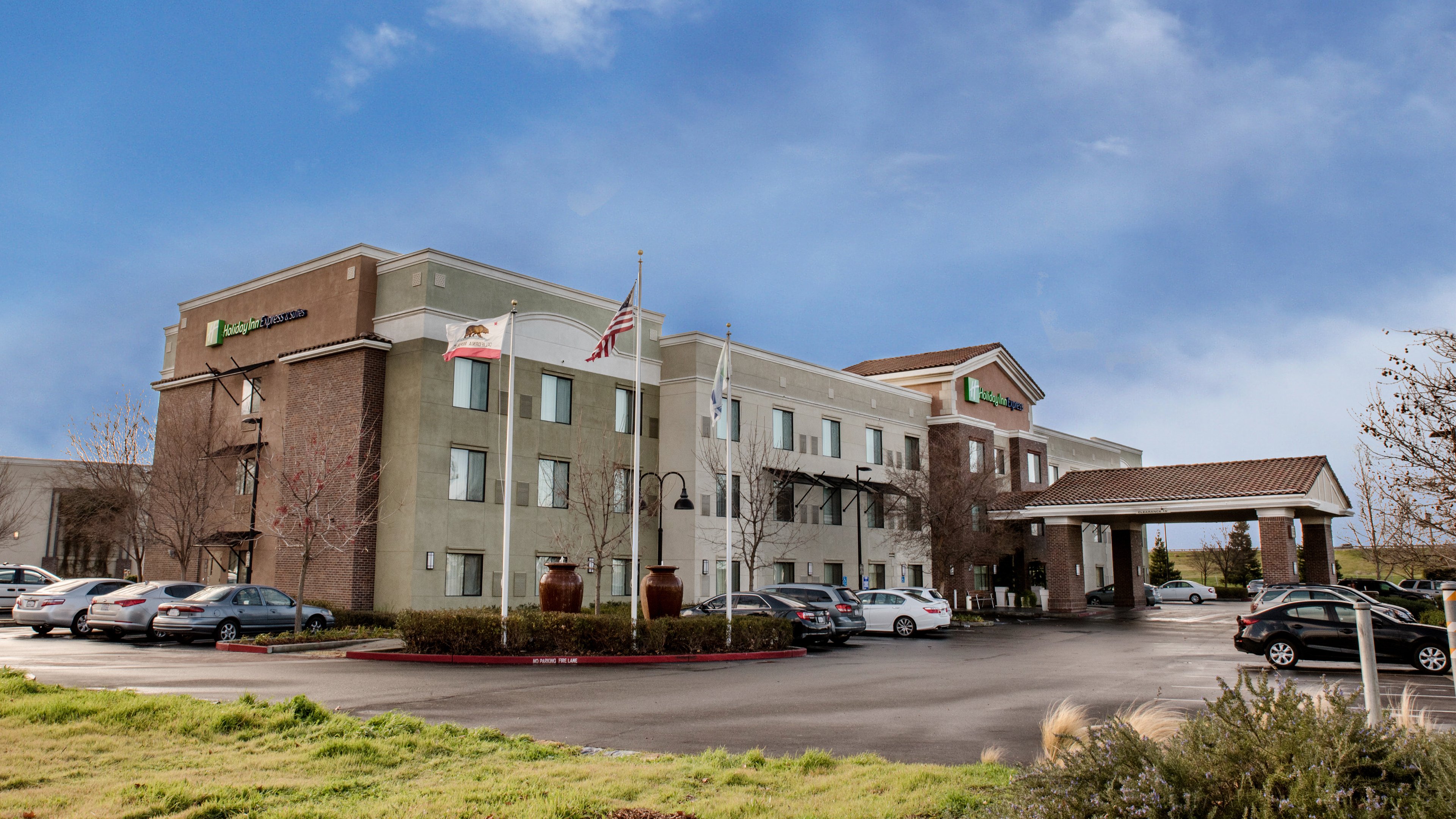 Holiday Inn Express Hotel & Suites Lincoln-Roseville Area 66/71