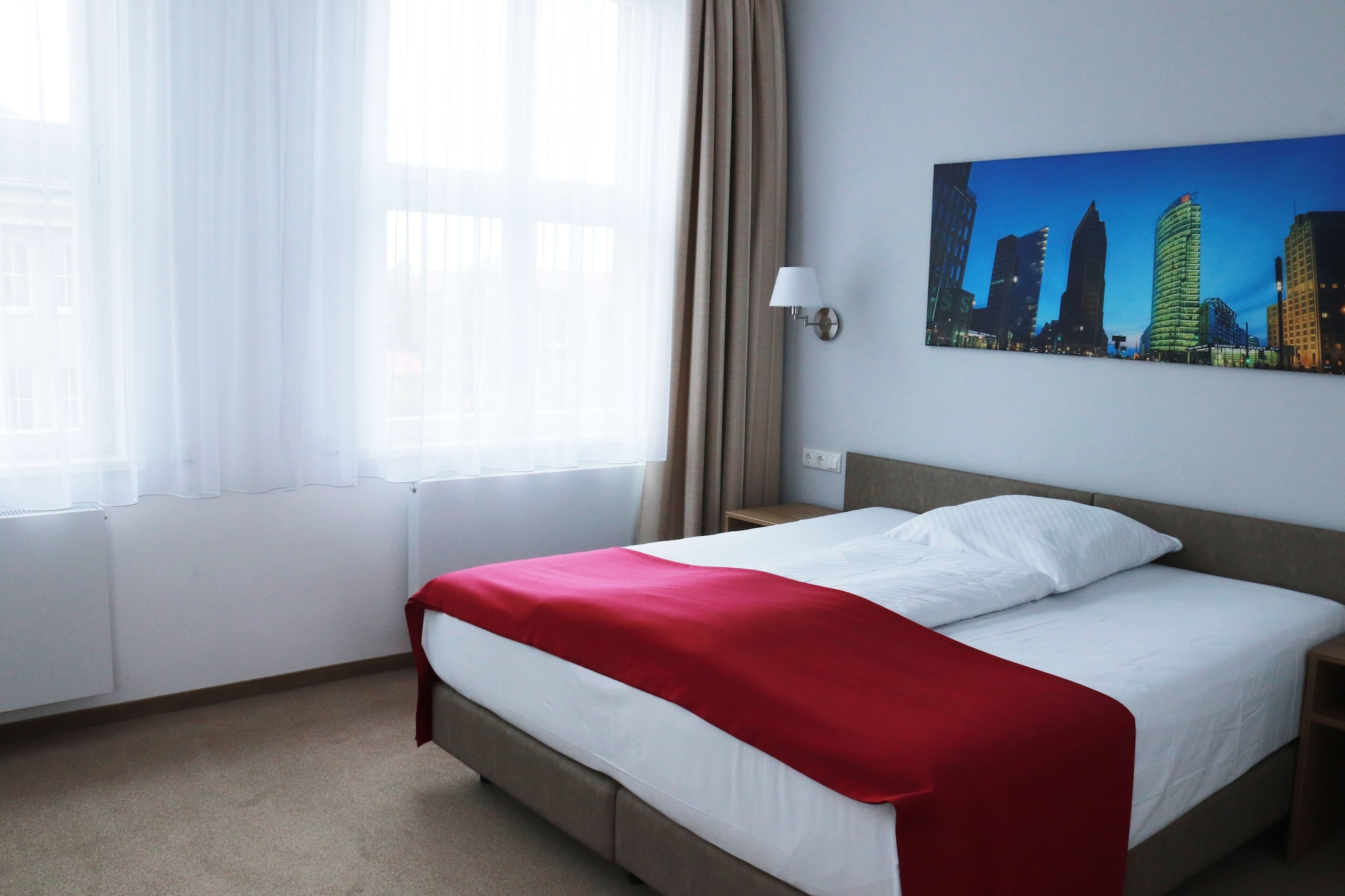 STANDARD, SINGLE, QUEEN BED, PRIVATE BATHROOM