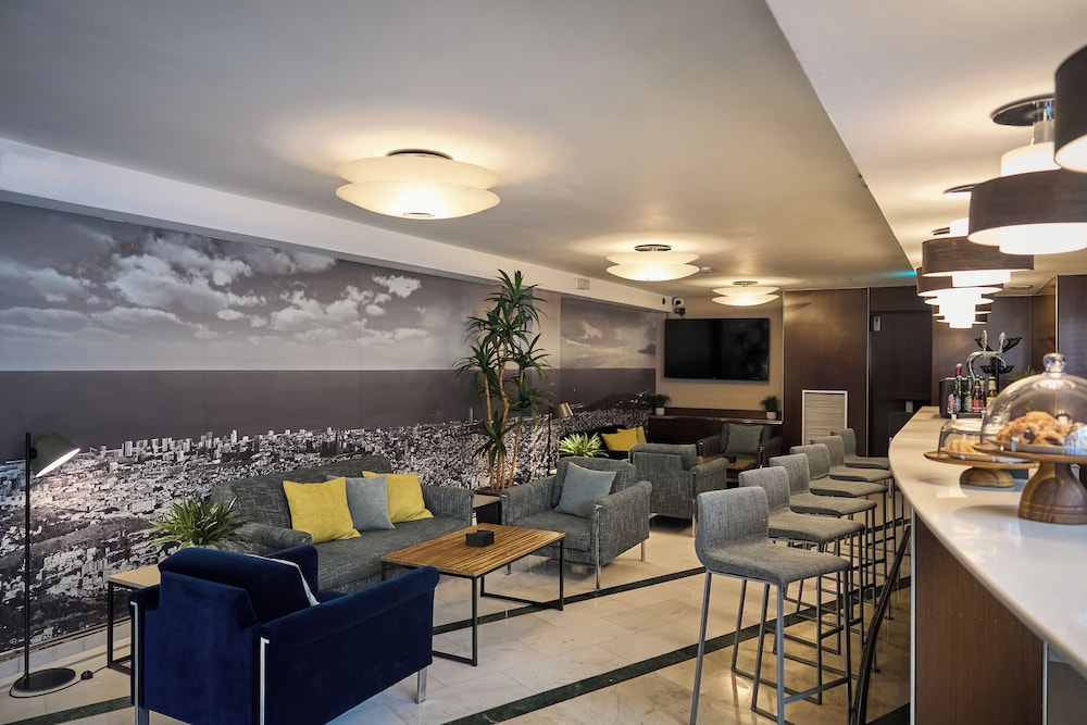 Catalonia Atenas Hotel 64/71