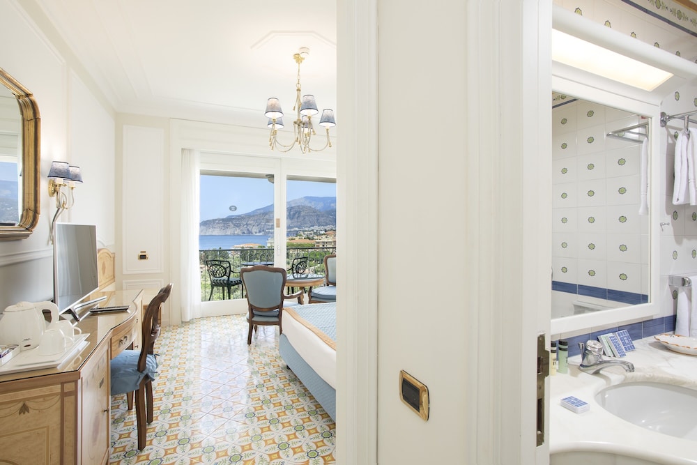 Grand Hotel Capodimonte 32/65