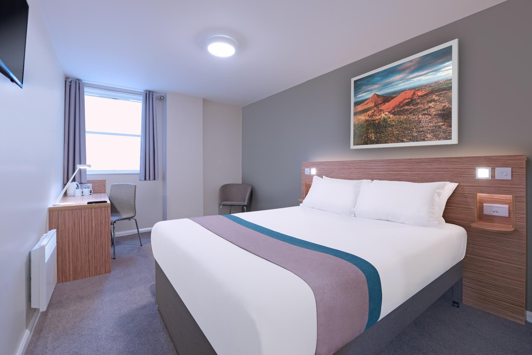 ROOM, DOUBLE BED