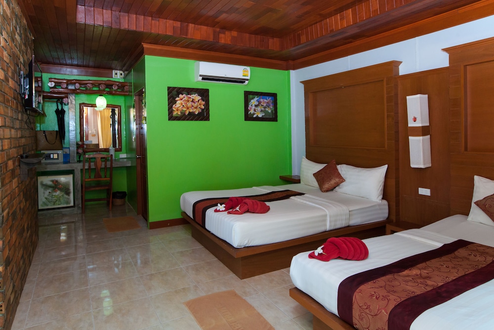 LANTA RIVIERA RESORT 30/37