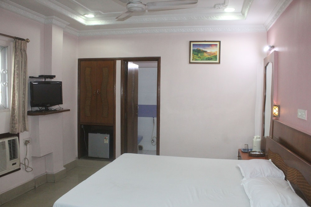 Hotel Heera 16/37