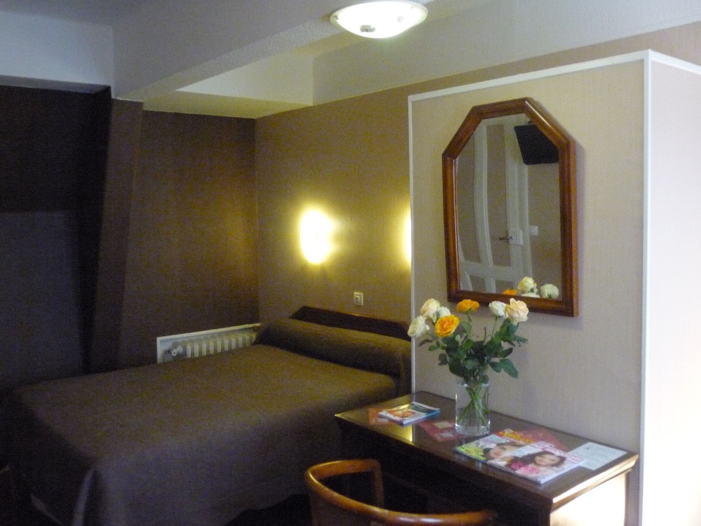 Hotel Ambassadeur Paris 32/46