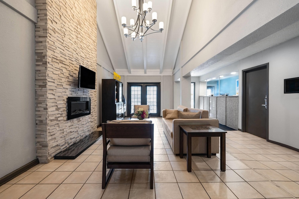 Days Inn By Wyndham College Park Airport Best Road 35/55