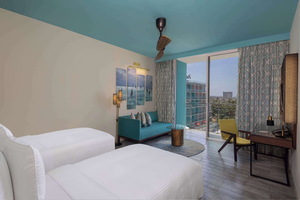 جناح جونيور بسرير كينج بإطلالة على البحر، Radisson Blu Resort Galle 3/7