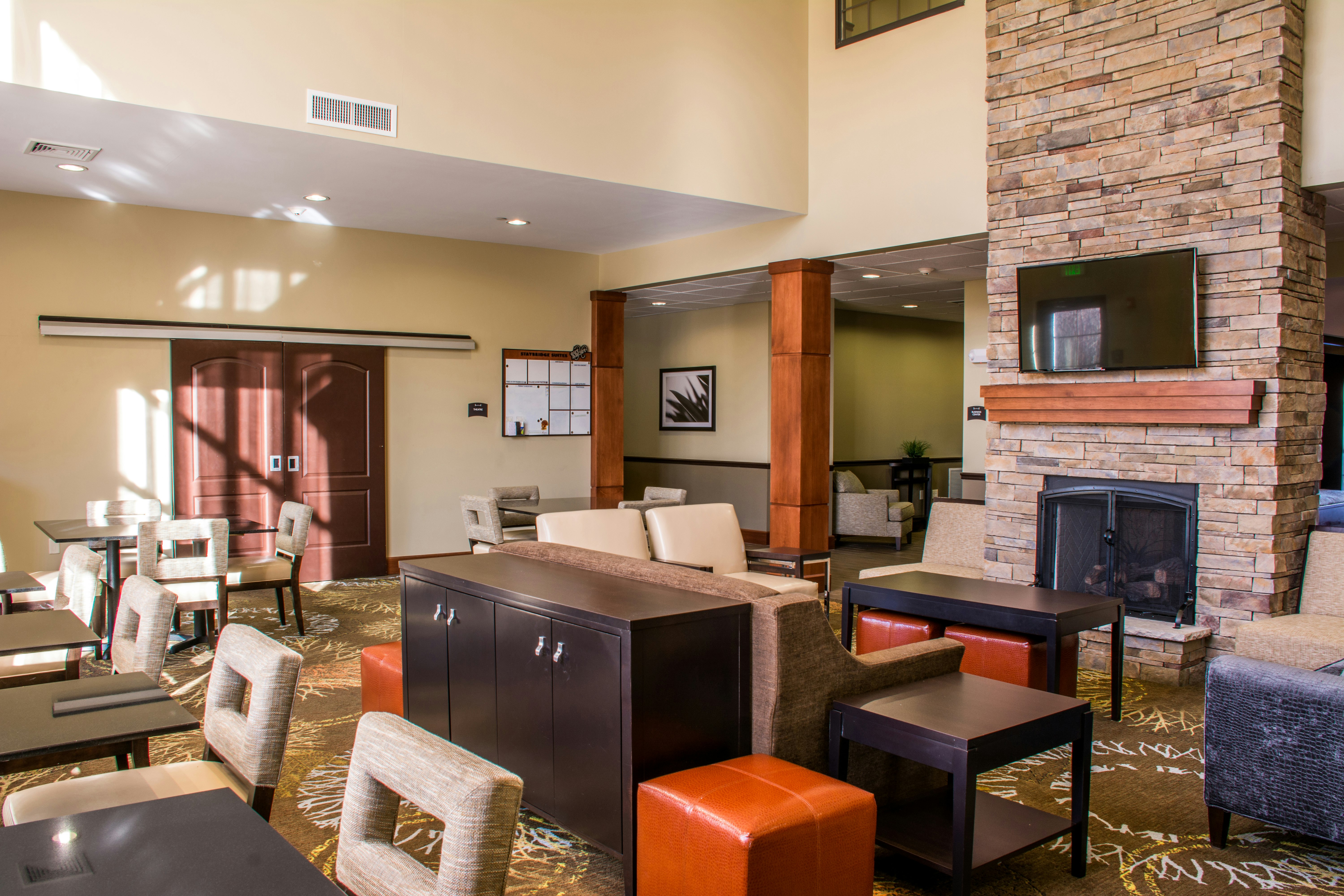 Staybridge Suites Schererville 25/55