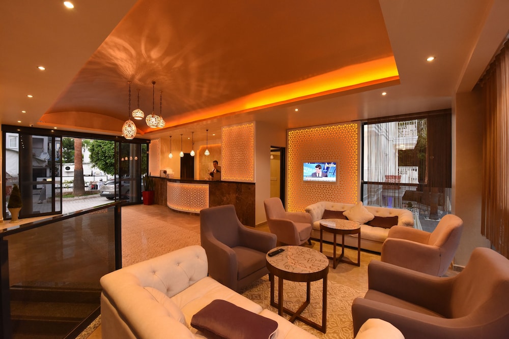 Montebello Deluxe Hotel 40/49