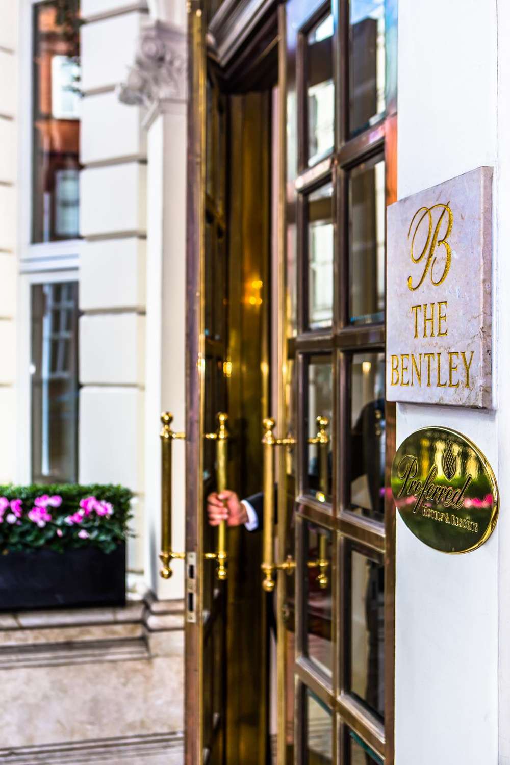 The Bentley London 10/84