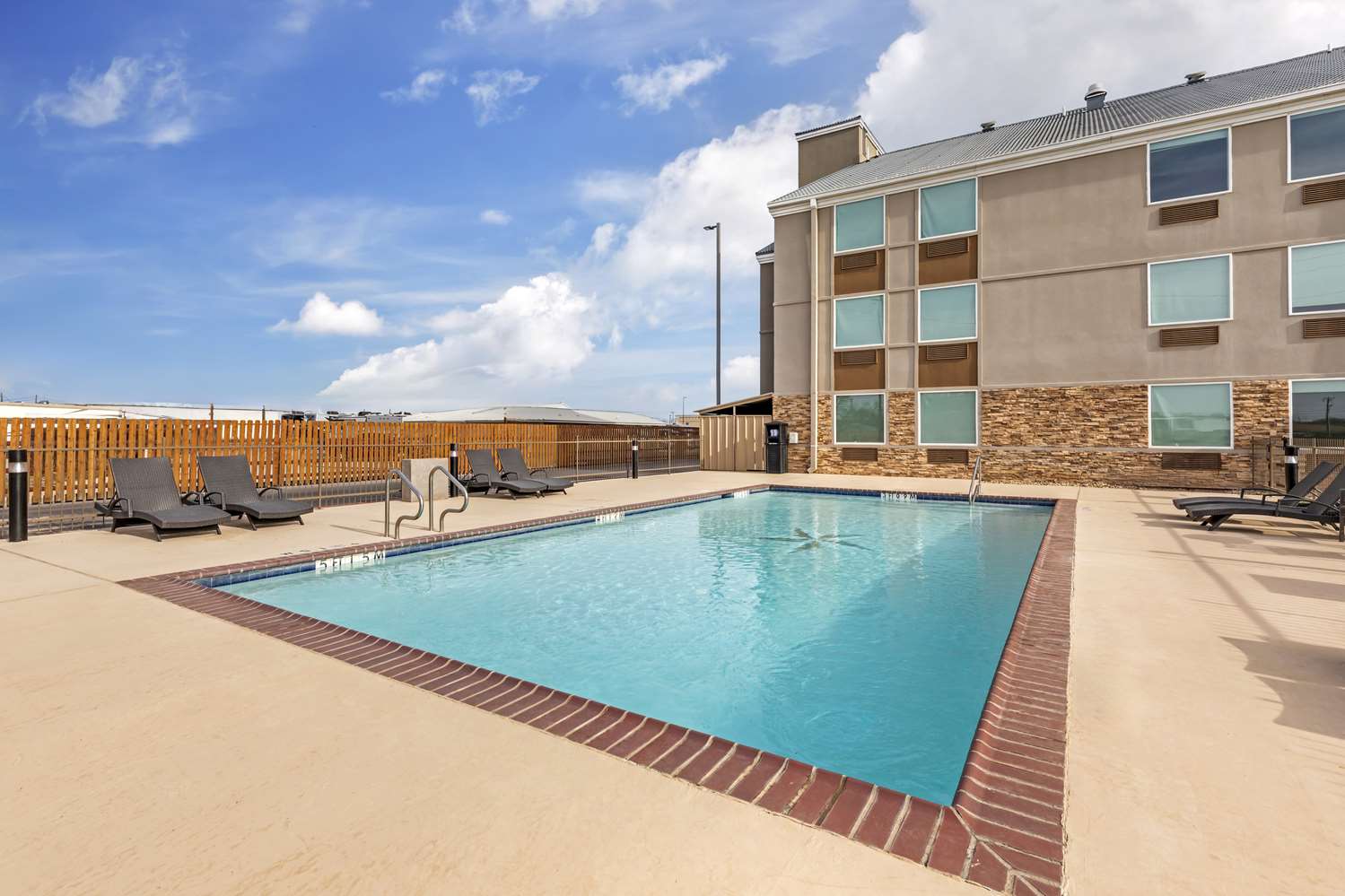 Best Western Plus Riata 2/14