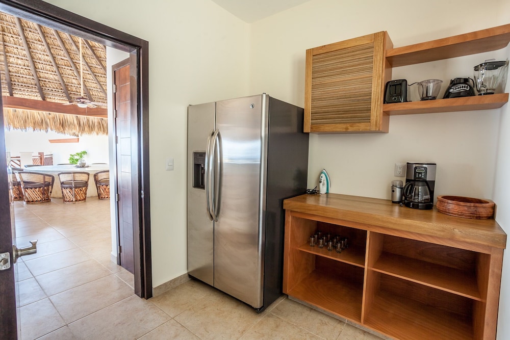 Vivo Resorts 4/50