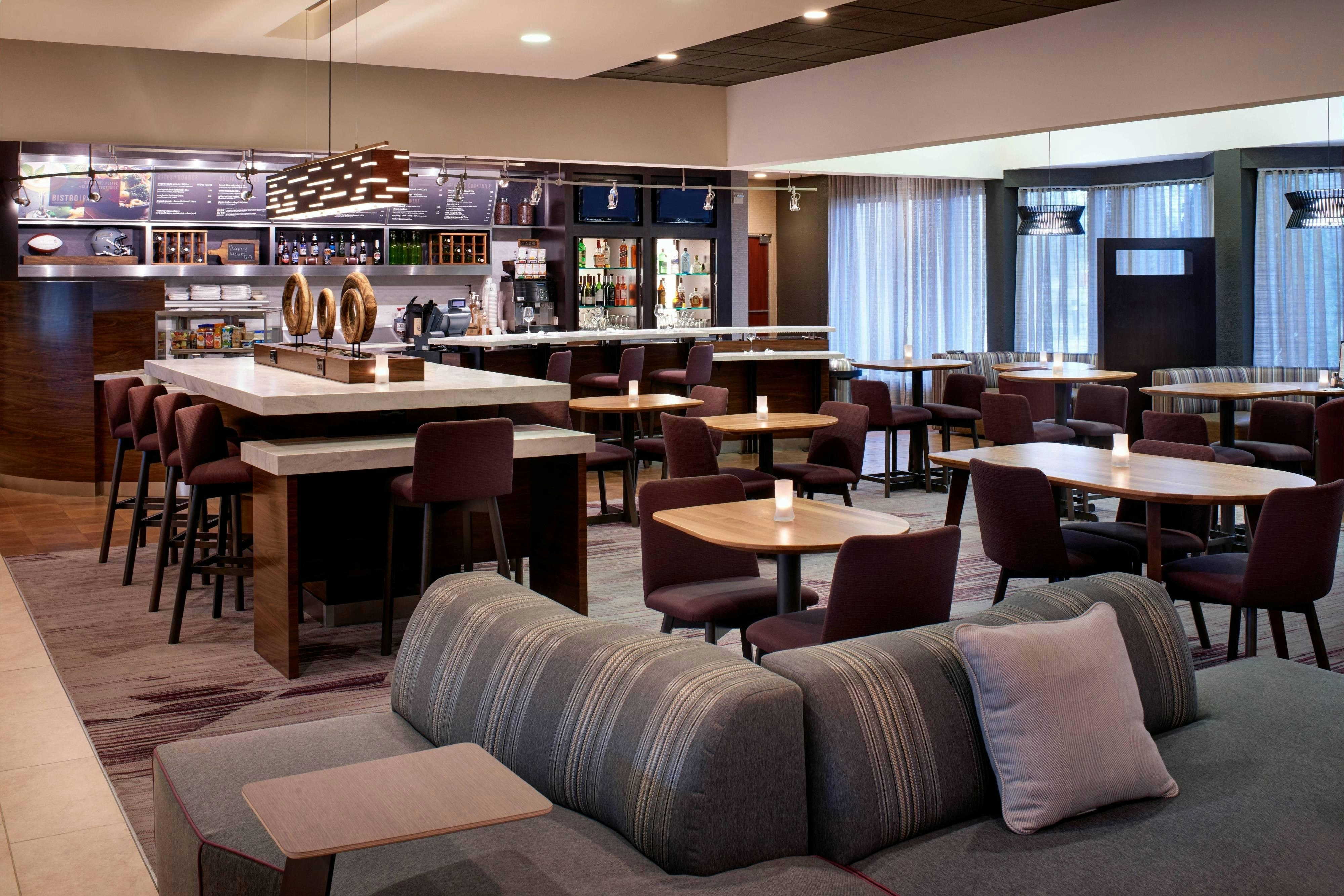Courtyard By Marriott Detroit Metropolitan Airport Romulus 6/10