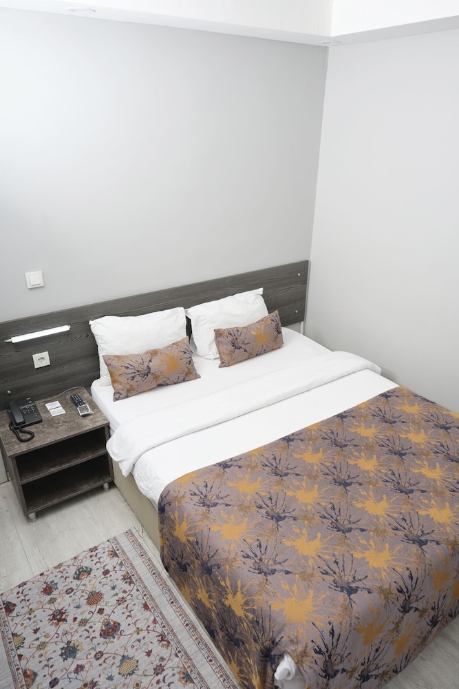 The Breeze Hotel 23/60