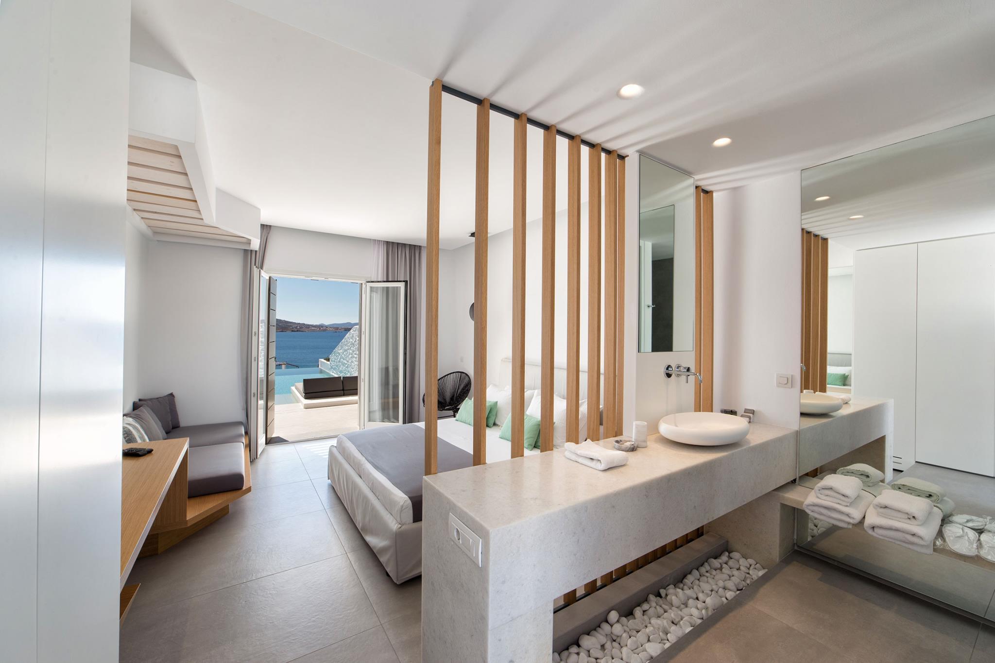 Ocean, Superior, Suite