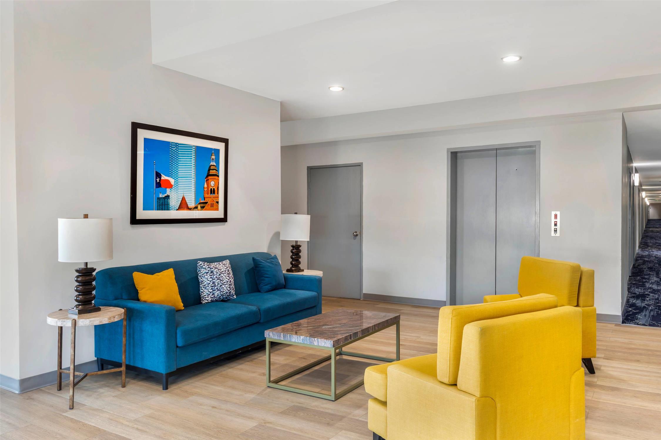 Comfort Inn & Suites Red Oak - Dallas Area 10/23