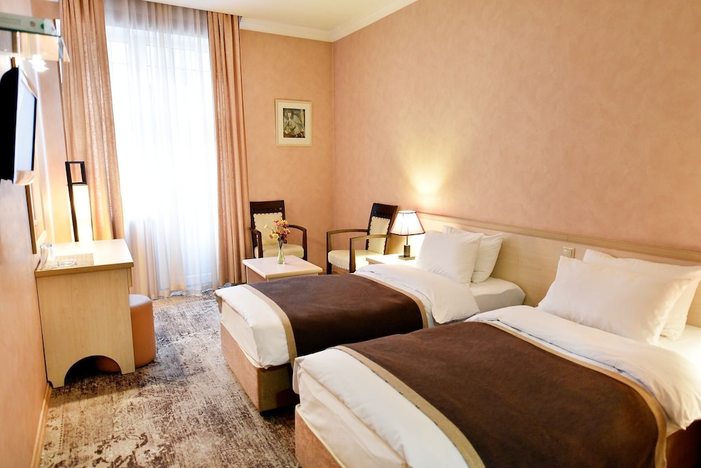 Hotel Sharden 26/75