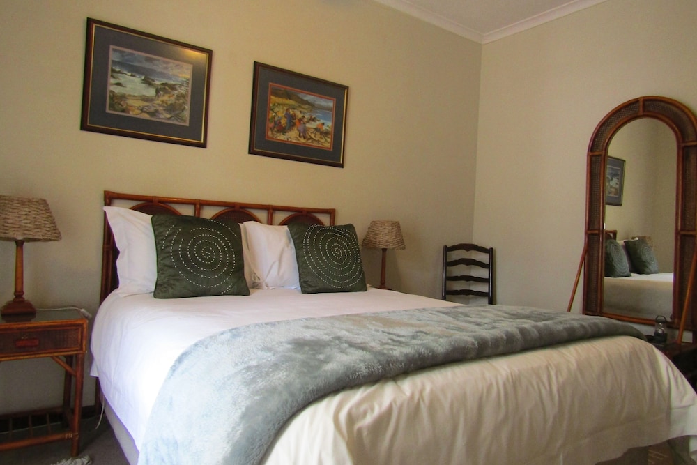 غرفة كومفورت رباعية بسرير مزدوج وسريرين منفصلين، Blouberg Dolphin Inn 4/6