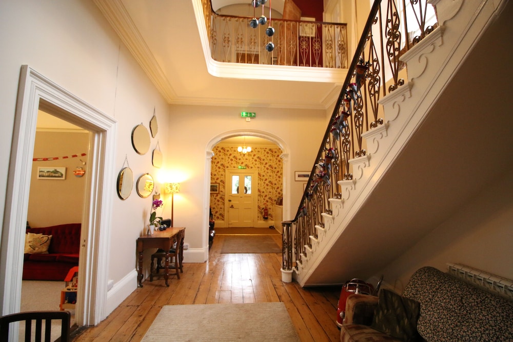 Laston House 9/50
