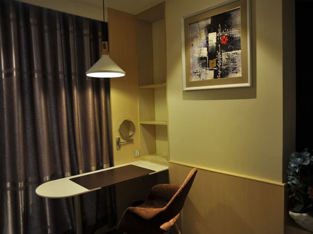 The Bazaar Hotel Bangkok 61/77