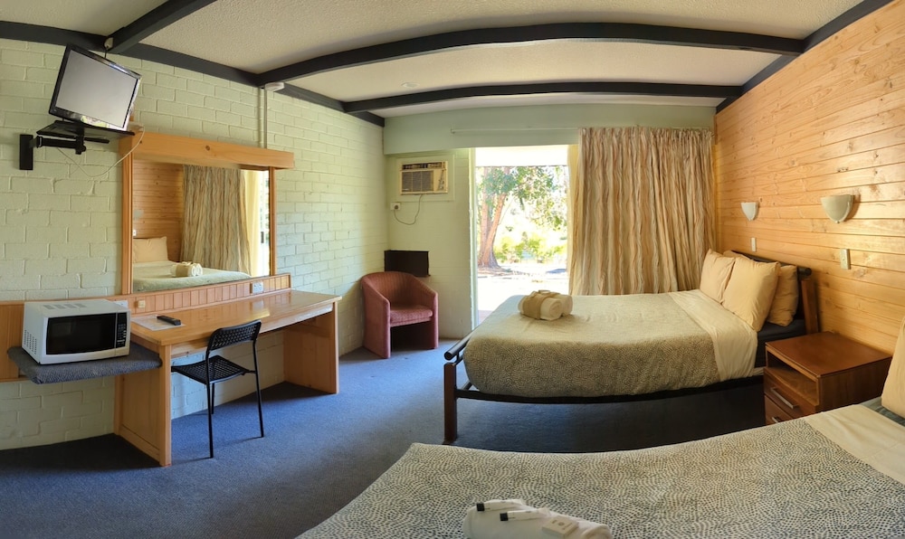 GLOUCESTER MOTEL 14/31