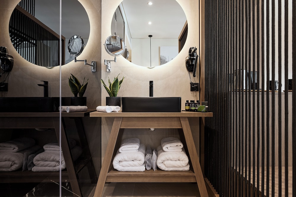 Athenarum Portus Life & Style Hotel Piraeus 42/58