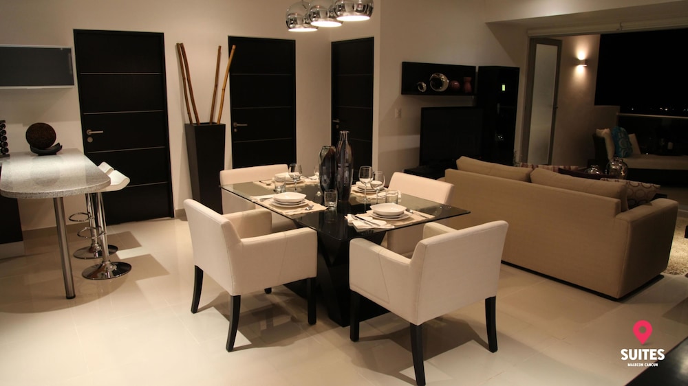 Suites Malecon Cancun 52/70