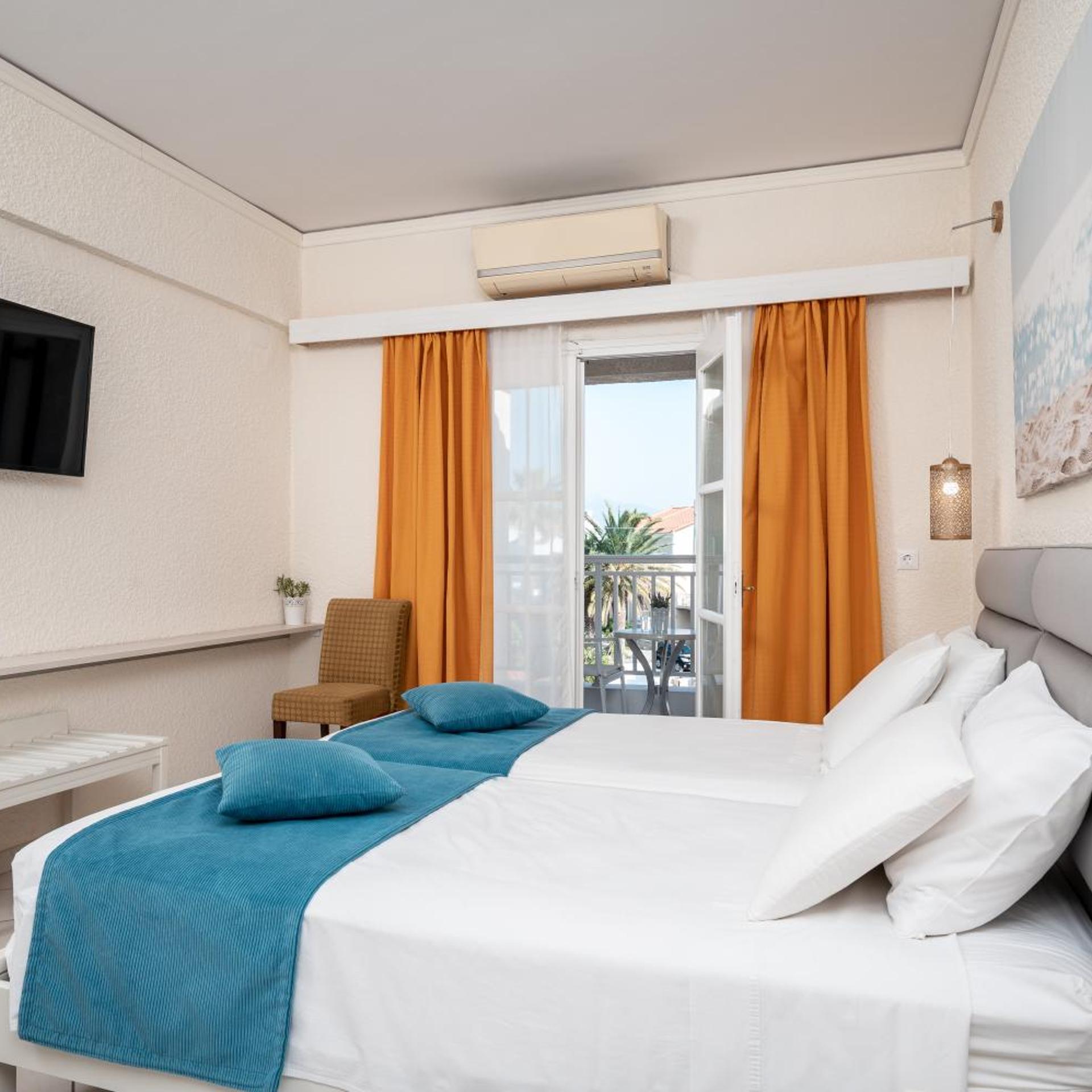 استوديو، Hydrele Beach 4/8