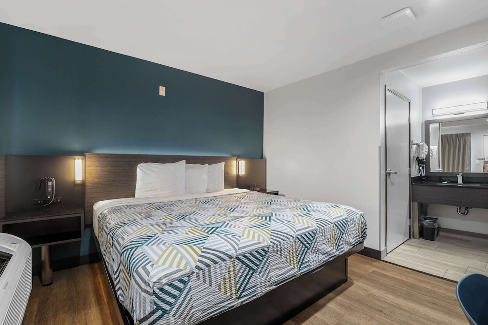 Studio6 Suites Escondido, CA 13/25