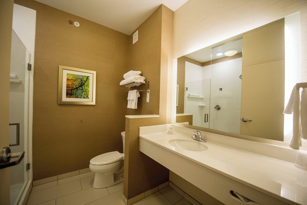 غرفة بسريرين كوين لذوي الإعاقة، Fairfield Inn Suites Cambridge 4/4
