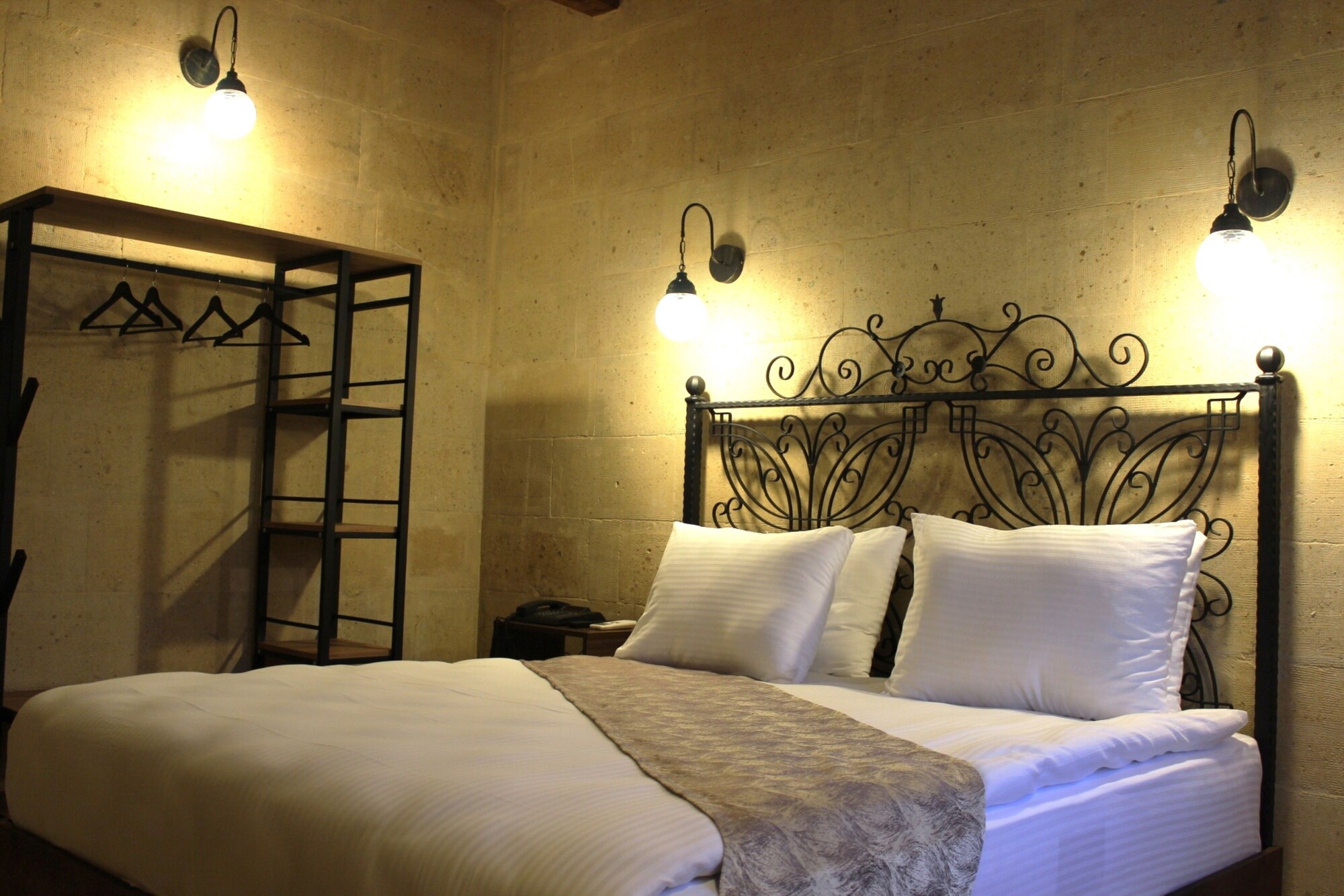 SUPERIOR, DOUBLE BED