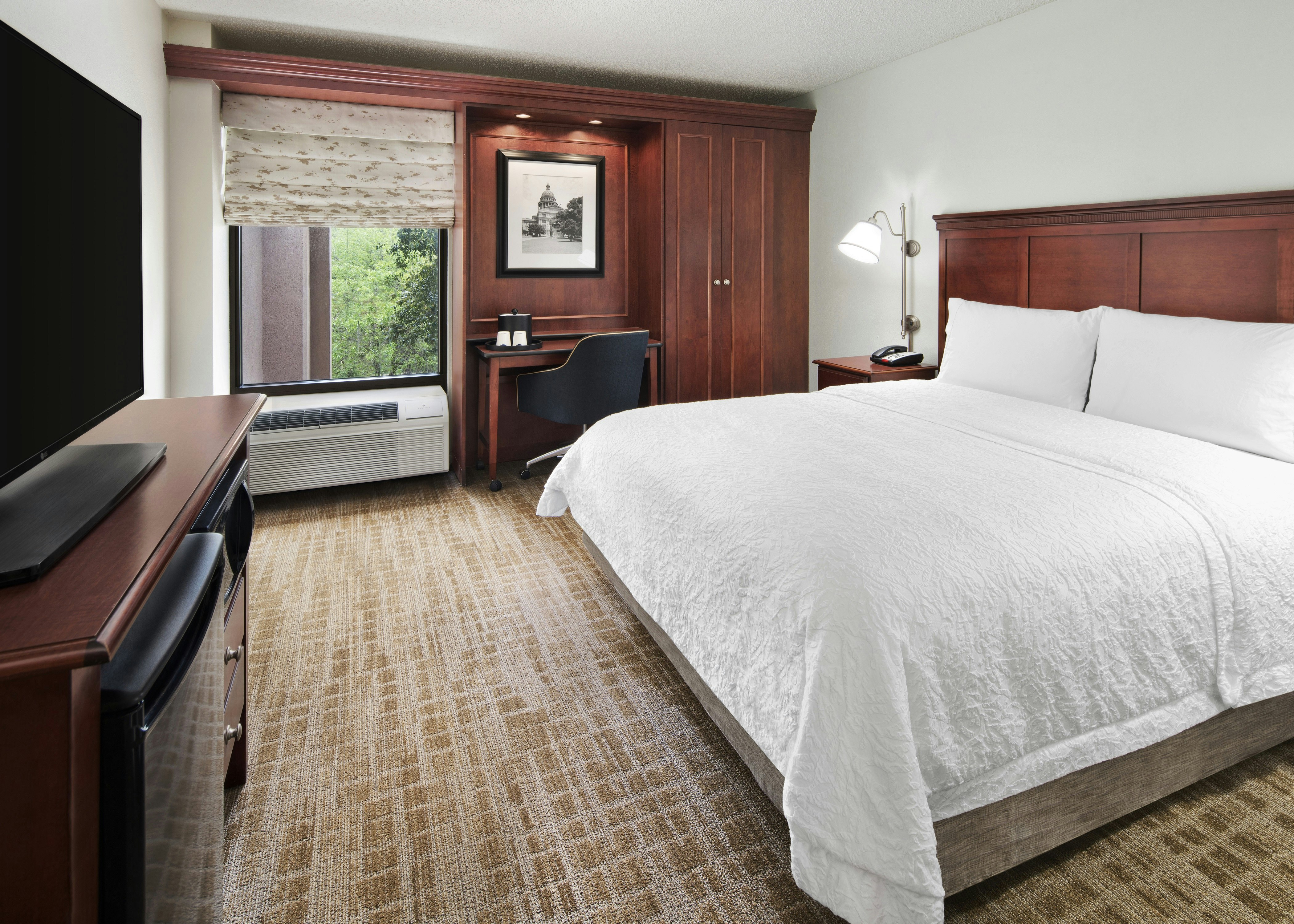 ROOM, QUEEN BED, ACCESSIBLE
